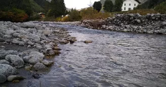 Pêche dans la rivière Arve